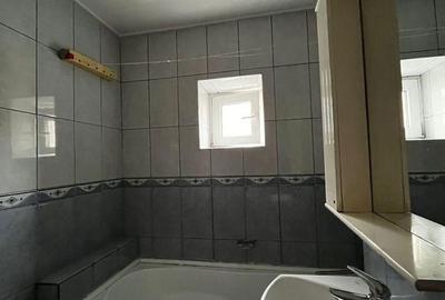 Apartament cu 3 camere decomandat, mobilat în Nicolina - 4
