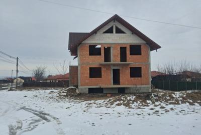 Casă cu 4 camere în Cătămărești - 1