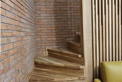 Casa renovata 200mp pe 2 niveluri,parcare, curte cu foisor,Centru, str.Nicolae B - 18