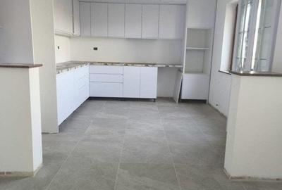 Casa finisata, teren 2500mp, Marginea - 14