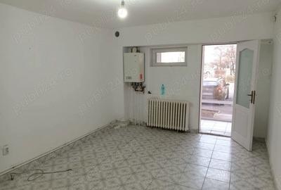 Spațiu comercial, de 32 mp, în Central - 3