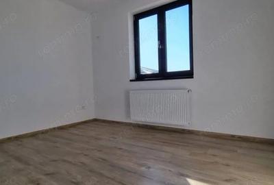 Casă cu Canalizare în Central