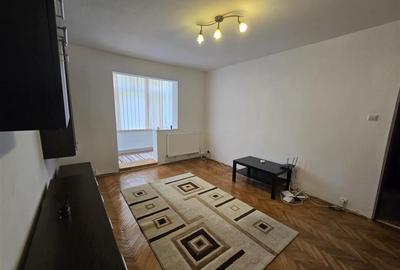 Apartament cu 3 camere semidecomandat, mobilat în Est - 1