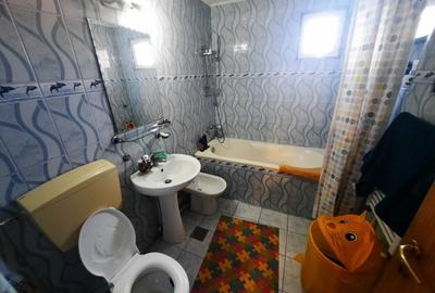 Apartament cu 3 camere decomandat, zona Nicolina - 8