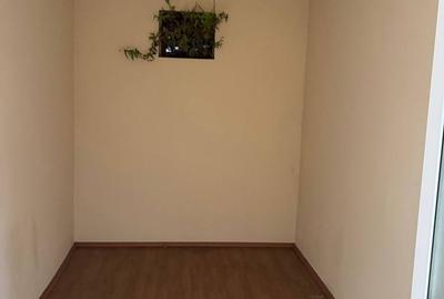 Casă cu 7 camere cu Teren 490 Mp în Central - 13