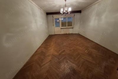 Str. Victoriei (zona Bibliotecii Judetene) apartament 3 camere, decomandat, balcon generos + garaj - 2