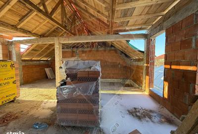 Casă cu 4 camere cu Teren 250 Mp în Central - 8