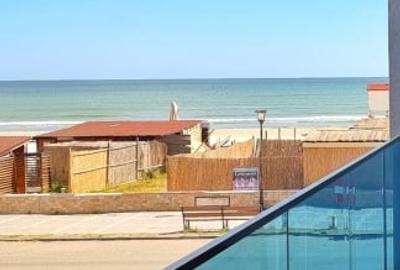 Apartament cu 2 bai si vedere la mare in primul rand la promenada - 1