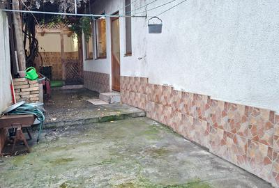 Casă individuală cu 2 camere cu Canalizare în Central - 3