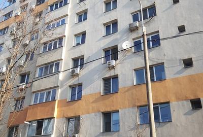 Pantelimon langa biserica Capra aproape Iancului