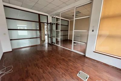 Spațiu comercial, de 18 mp, în Centura