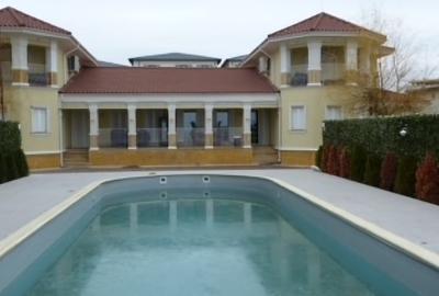 Duplex cu 8 camere cu Canalizare în Mamaia-Sat - 1