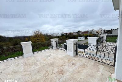 Casă cu 8 camere cu Teren 1000 Mp în Central
