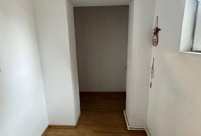 Casă cu 6 camere cu Teren 404 Mp în Buna Vestire - 9