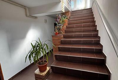 Casă individuală cu 6 camere cu Canalizare în Delfinariu