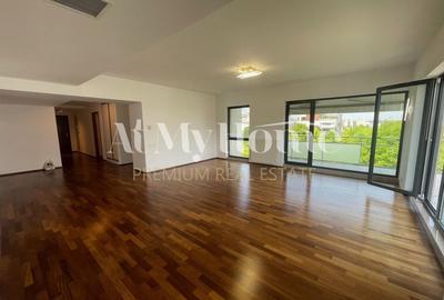 Apartament cu 4 camere decomandat, mobilat în Băneasa
