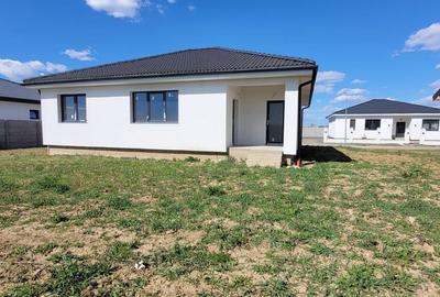 Casă cu 4 camere cu Teren 550 Mp în Lazuri - 20