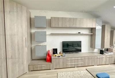 Apartament cu 2 camere decomandat în Tractorul - 8