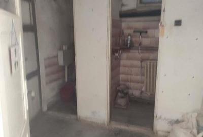 Spa?iu,200 mp zona 22 Decembrie - 4