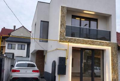 Casă cu 4 camere în Central - 8