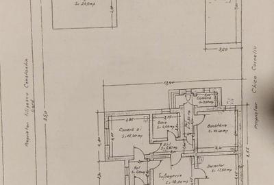 Casă cu 3 camere cu Canalizare în Central - 2