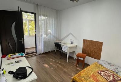 Garsonieră semidecomandată în Gară