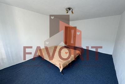 Decomandat. Model spatios. Disponibil imediat. Etaj intermediar. - 2