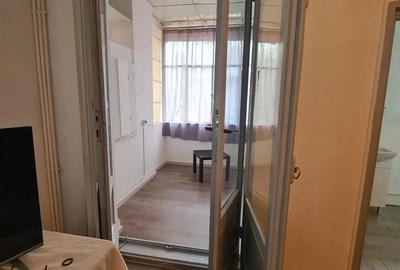 Garsonieră decomandată în Baba Novac