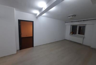 Apartament cu 4 camere decomandat în Mărăței - 2