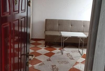 Garsoniera cu baie, Mihail Sturza - 5