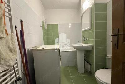 Model mare cu centrala propie, aproape de Vest - 5