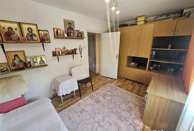 Apartament cu 2 camere semidecomandat în Micro I - 1