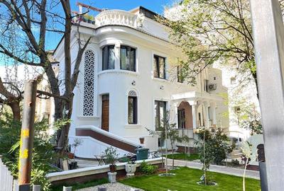 Casă individuală cu 7 camere cu Canalizare în Arcul de Triumf - 1