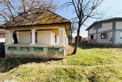 Casă cu 5 camere cu Teren 1490 Mp în Curtișoara - 2