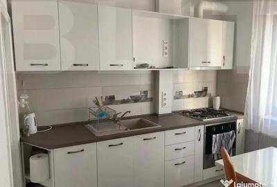 Casă cu 7 camere cu Teren 650 Mp în Central