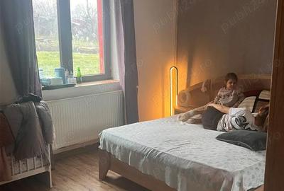 Casă cu Teren 1000 Mp în Putineiu - 4