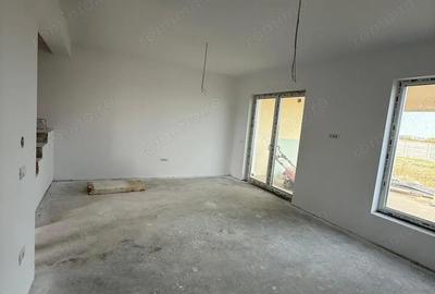 Casă cu 4 camere în Central - 1