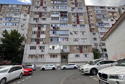 Apartament cu 2 camere decomandat în Micro 20