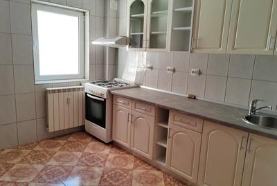 Apartament cu 4 camere decomandat în Costin Georgian - 2