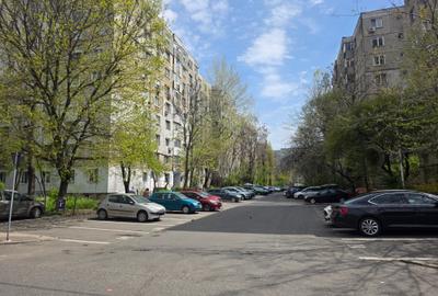 Apartament cu 3 camere decomandat, mobilat în Crângași