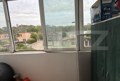 Apartament de vanzare, cu 2 camere, 60 mp, zona Sala Sporturilor, etaj 1/4 - 6