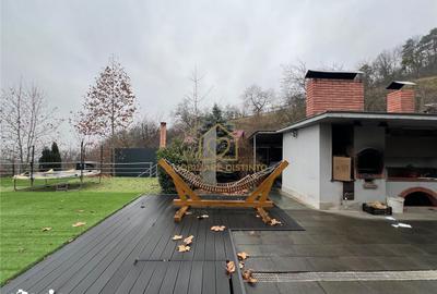 Casă cu 4 camere cu Teren 2530 Mp în Central - 3