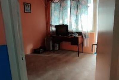 Vând apartament 2 camere Vulcan Hunedoara, et 7 zona Peco - 4