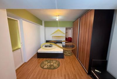 **De închiriat - Apartament 2 camere, decomandat, central** - 9