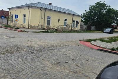 Casă cu 4 camere în Central - 2