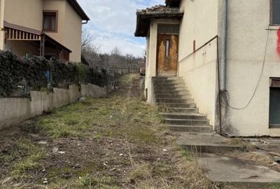 Casă individuală cu 6 camere cu Canalizare în Iris - 1