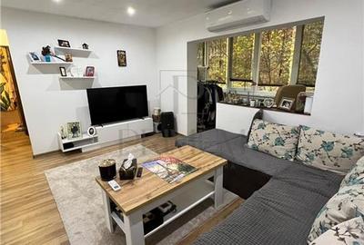 Apartament cu 3 camere decomandat, mobilat în Lipovei