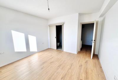 Apartament cu 3 camere decomandat în Tractorul - 3