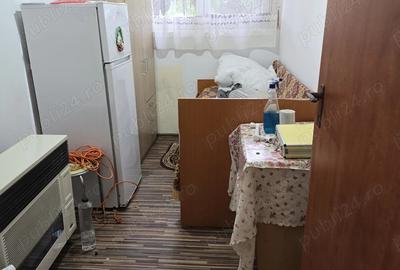 Vind camera de camin ci baie proprie pe Stefan cel mare si sfint - 1