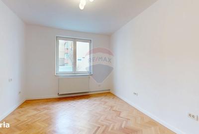 Casă cu 5 camere cu Teren 540 Mp în Central - 9